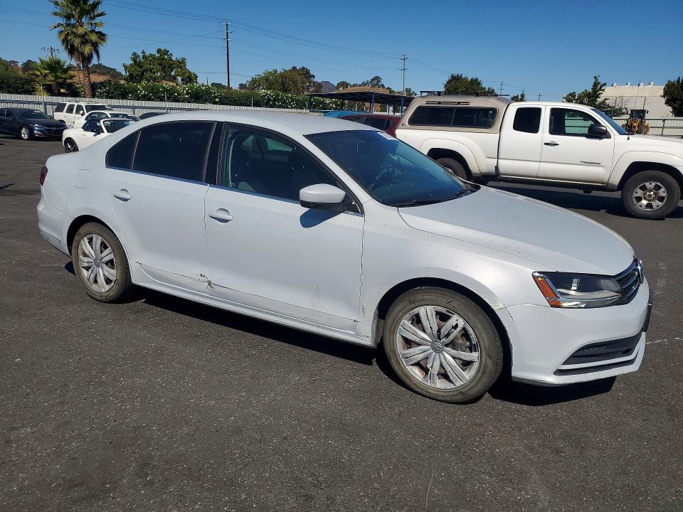 66395866 :رقم المزاد ، 3VW2B7AJ8HM285586 vin ، 2017 Volkswagen Jetta مزاد بيع
