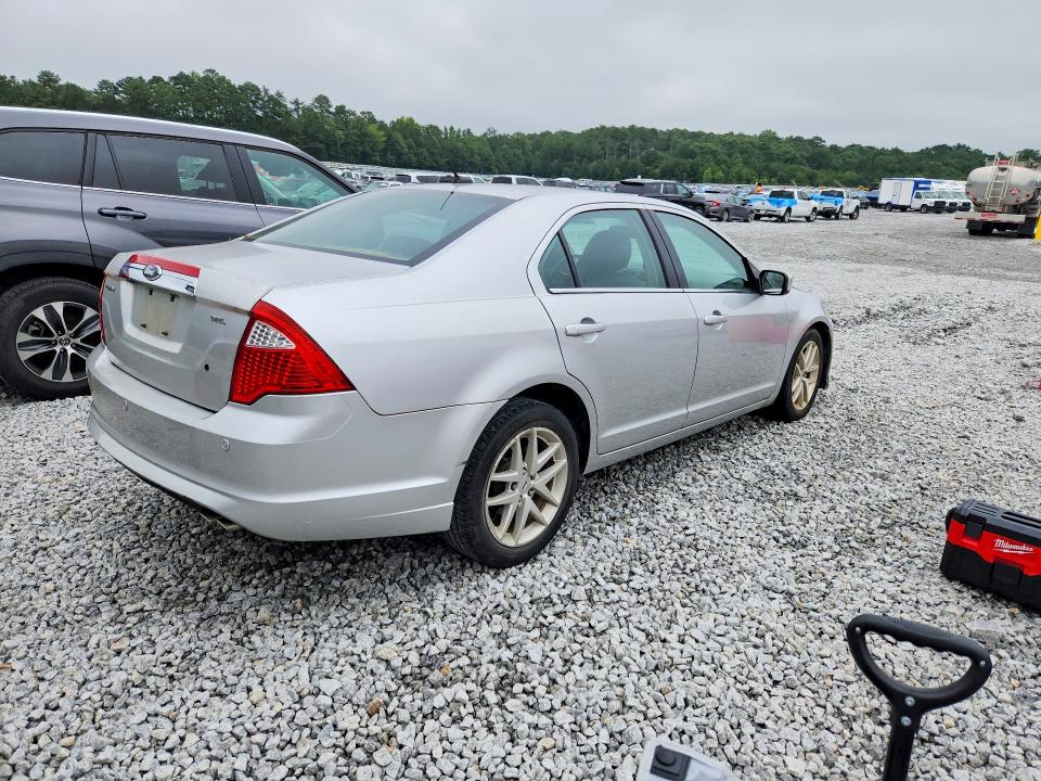 63450256 :رقم المزاد ، 3FAHP0JA2BR146544 vin ، 2011 Ford Fusion مزاد بيع