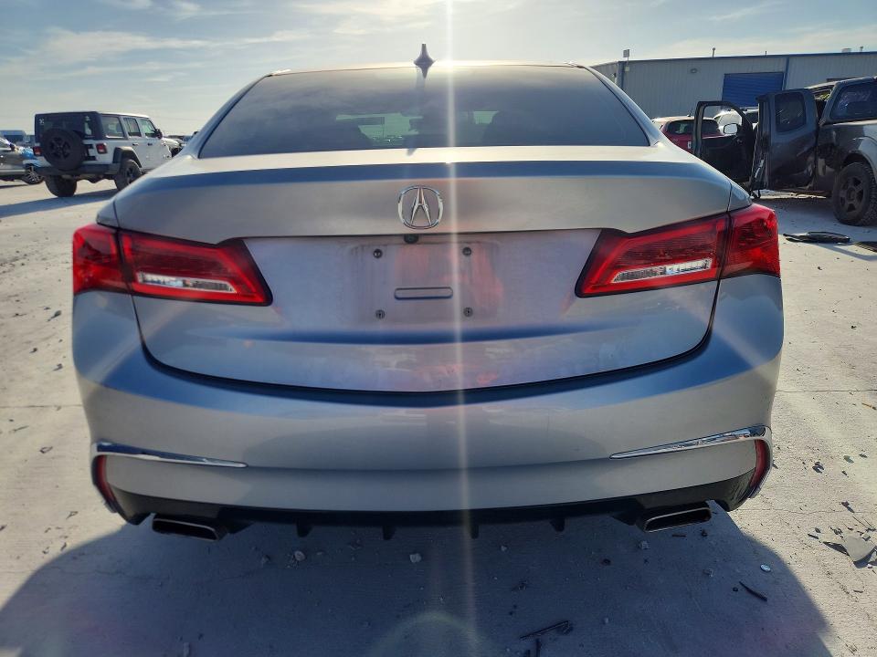 65657496 :رقم المزاد ، 19UUB2F50JA009370 vin ، 2018 Acura Tlx مزاد بيع