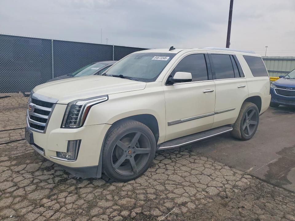 64673346 :رقم المزاد ، 1GYS4BKJXFR272200 vin ، 2015 Cadillac Escalade مزاد بيع
