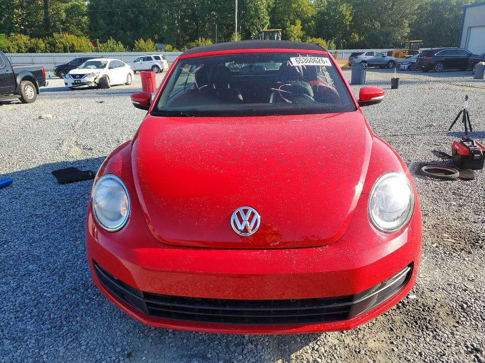 65360626 :رقم المزاد ، 3VW5P7AT5DM803390 vin ، 2013 Volkswagen Beetle مزاد بيع