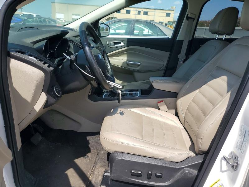 63890136 :رقم المزاد ، 1FMCU0JD1HUD27879 vin ، 2017 Ford Escape مزاد بيع