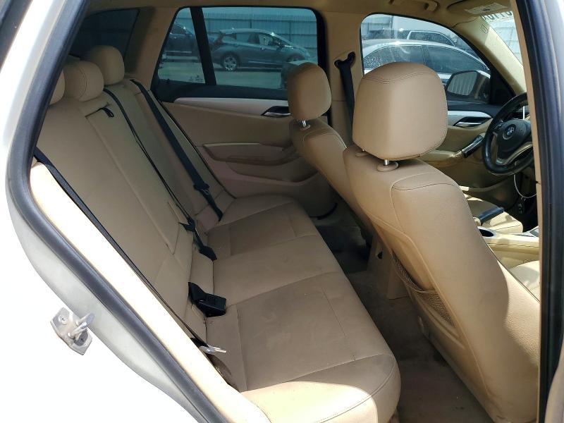 64513116 :رقم المزاد ، WBAVM1C5XFV315243 vin ، 2015 Bmw X1 مزاد بيع