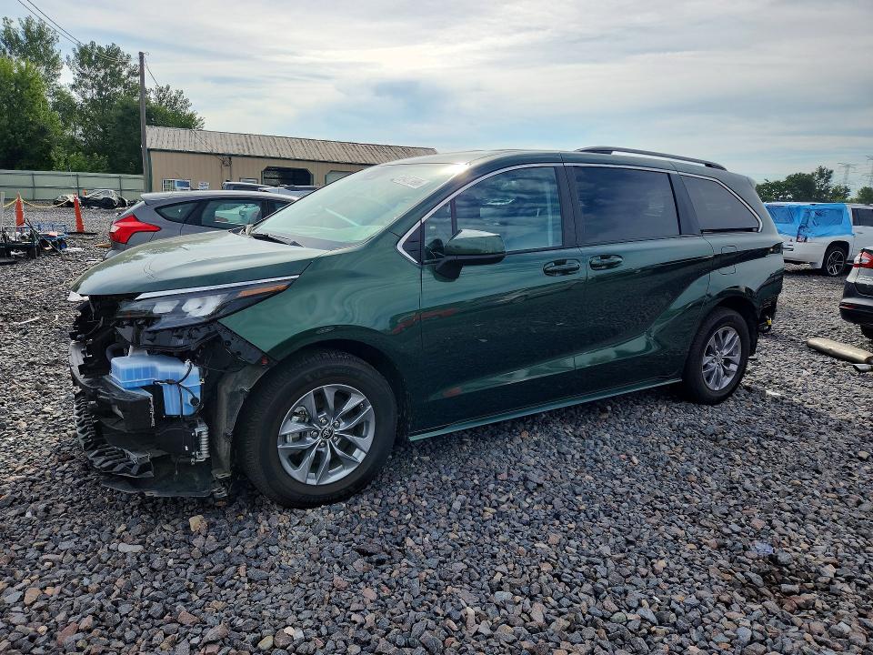 65407996 :رقم المزاد ، 5TDKRKEC0RS204255 vin ، 2024 Toyota Sienna مزاد بيع