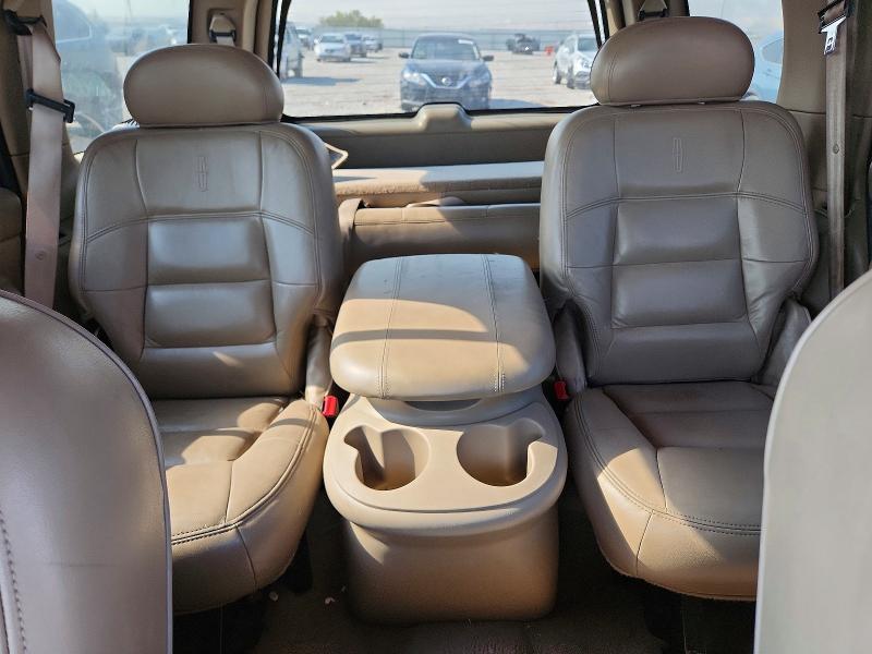 63883936 :رقم المزاد ، 5LMFU28R91LJ30932 vin ، 2001 Lincoln Navigator مزاد بيع