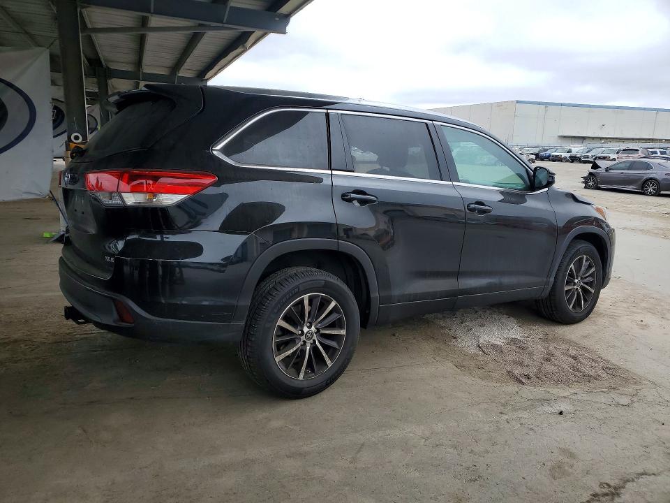 2019 Toyota Highlander მანქანა იყიდება აუქციონზე, vin: 5TDKZRFH6KS345095, აუქციონის ნომერი: 66296566