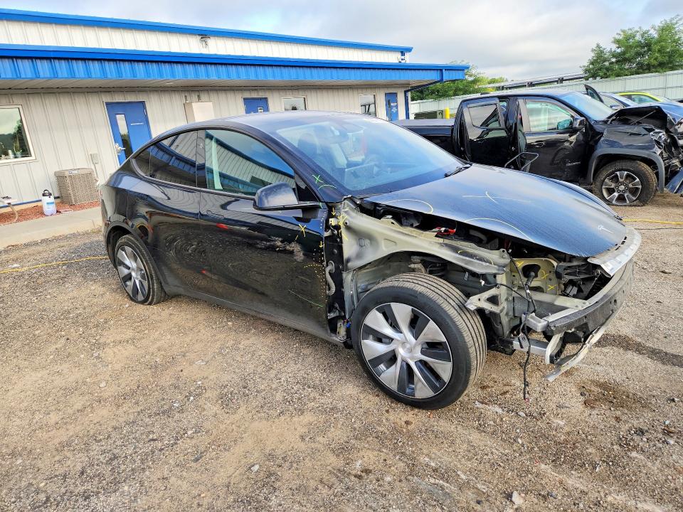 63621196 :رقم المزاد ، 7SAYGDEE1PF884264 vin ، 2023 Tesla Model Y مزاد بيع