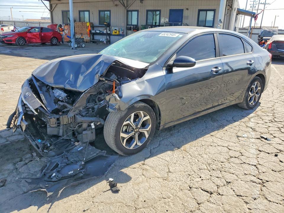 65242946 :رقم المزاد ، 3KPF24AD0KE092945 vin ، 2019 Kia Forte مزاد بيع