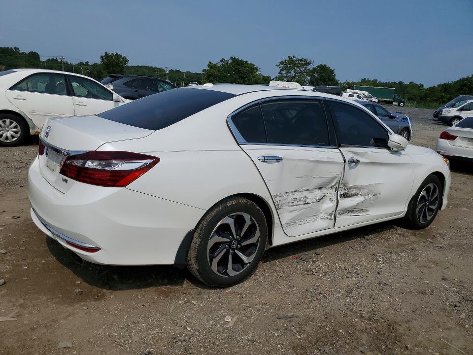 Продажа на аукционе авто 2017 Honda Accord, vin: 1HGCR3F07HA003691, номер лота: 64657766
