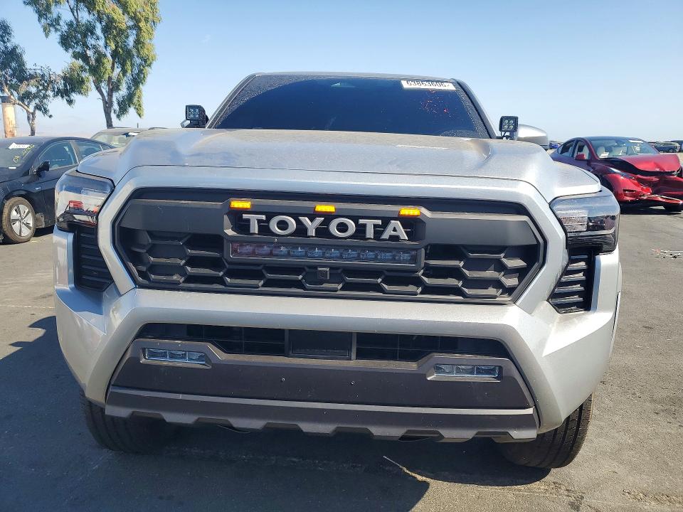 2025 Toyota Tacoma მანქანა იყიდება აუქციონზე, vin: 3TMLB5JN2SM173047, აუქციონის ნომერი: 63863606