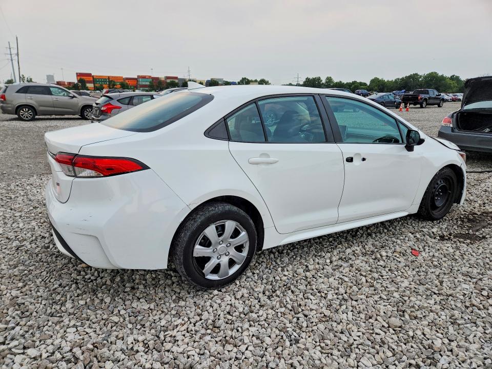 64600576 :رقم المزاد ، 5YFEPMAE3MP215855 vin ، 2021 Toyota Corolla مزاد بيع