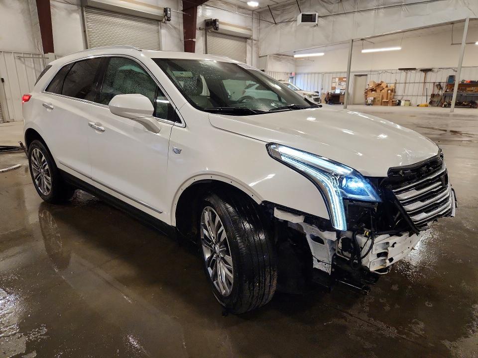 63694096 :رقم المزاد ، 1GYKNERS9HZ130744 vin ، 2017 Cadillac Xt5 مزاد بيع