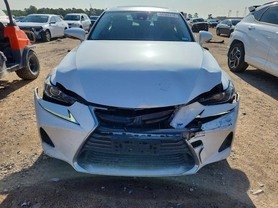 64382216 :رقم المزاد ، JTHBA1D29J5072003 vin ، 2018 Lexus Is مزاد بيع