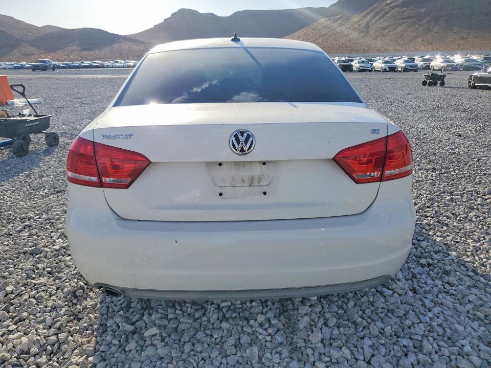 2013 Volkswagen Passat მანქანა იყიდება აუქციონზე, vin: 1VWBP7A33DC108720, აუქციონის ნომერი: 63773136