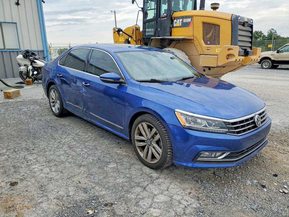 Продаж на аукціоні авто 2017 Volkswagen Passat, vin: 1VWCT7A33HC055491, номер лоту: 65544936