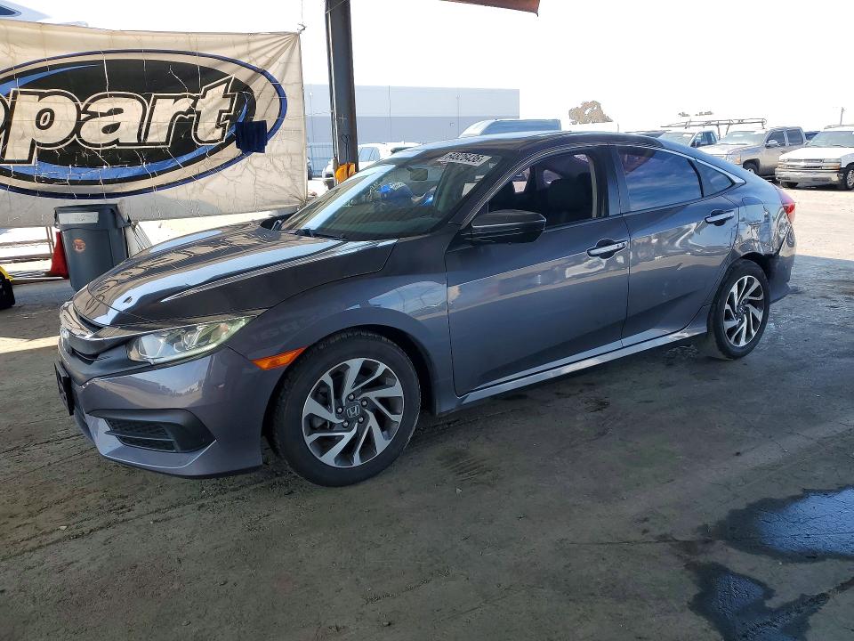 64826436 :رقم المزاد ، 2HGFC2F70HH528888 vin ، 2017 Honda Civic مزاد بيع