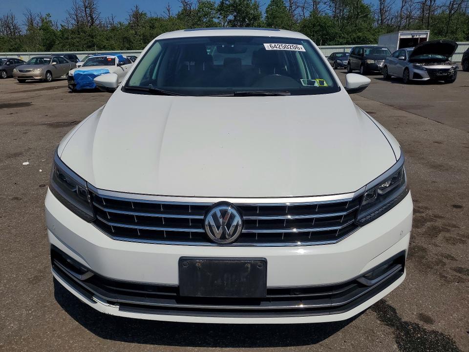 Продажа на аукционе авто 2017 Volkswagen Passat, vin: 1VWGT7A35HC050312, номер лота: 64250206