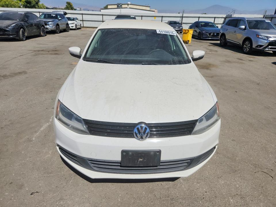64108016 :رقم المزاد ، 3VWD17AJ5EM237972 vin ، 2014 Volkswagen Jetta مزاد بيع