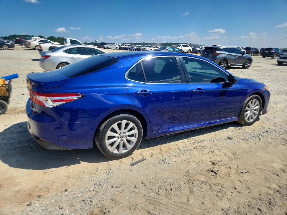 67315666 :رقم المزاد ، JTNB11HK5J3015574 vin ، 2018 Toyota Camry مزاد بيع