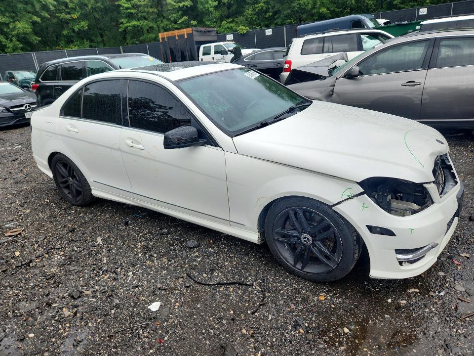 63505556 :رقم المزاد ، WDDGF8AB1DR292731 vin ، 2013 Mercedes-benz C مزاد بيع