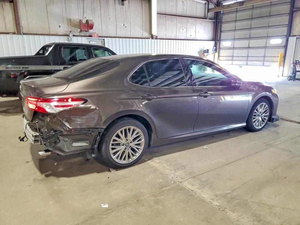Продаж на аукціоні авто 2018 Toyota Camry, vin: 4T1B11HK7JU095826, номер лоту: 65242586