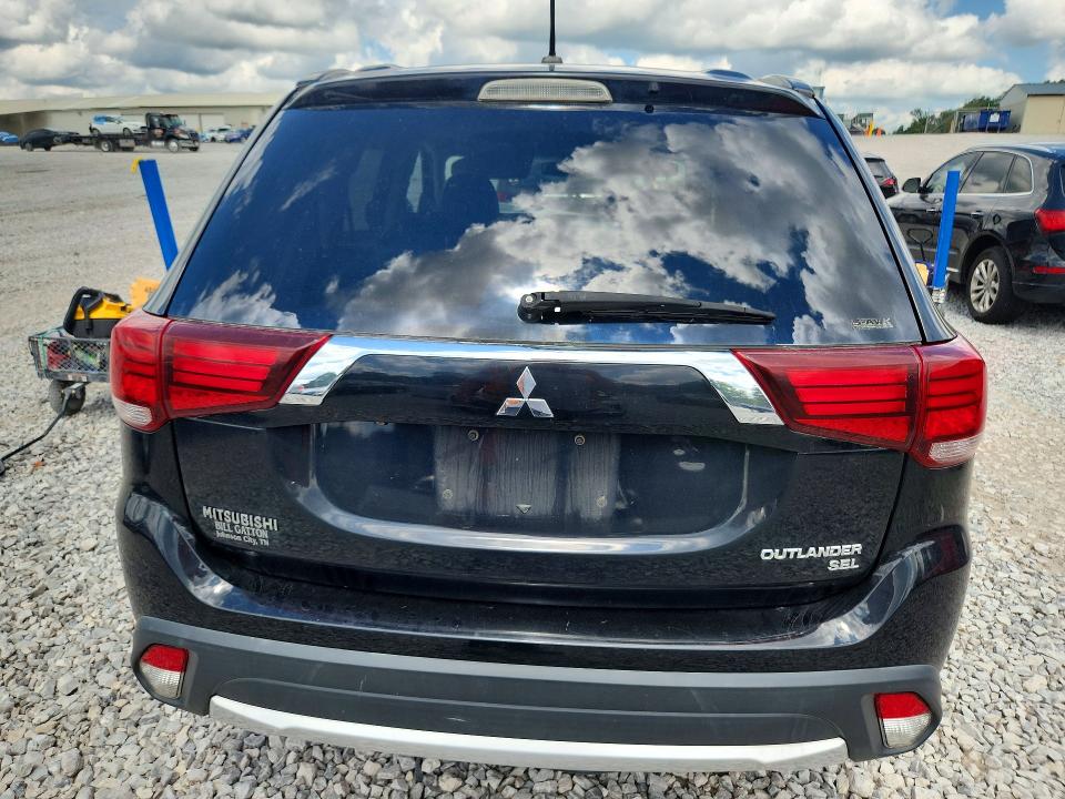2016 Mitsubishi Outlander მანქანა იყიდება აუქციონზე, vin: JA4AZ3A34GZ003827, აუქციონის ნომერი: 63892566