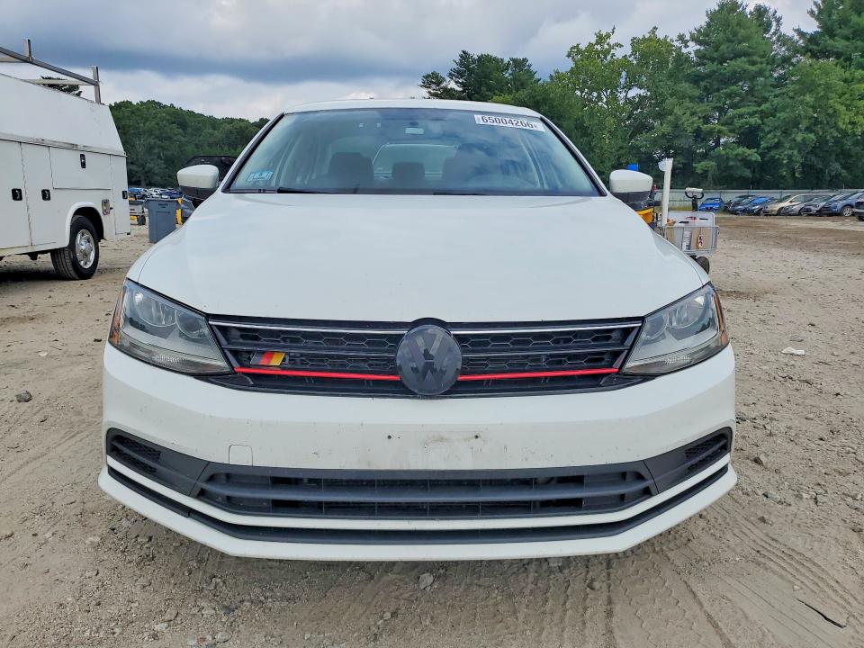 65004266 :رقم المزاد ، 3VW2B7AJ3HM369556 vin ، 2017 Volkswagen Jetta مزاد بيع