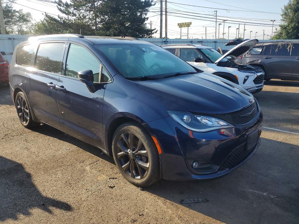 66582176 :رقم المزاد ، 2C4RC1BG3JR364466 vin ، 2018 Chrysler Pacifica مزاد بيع