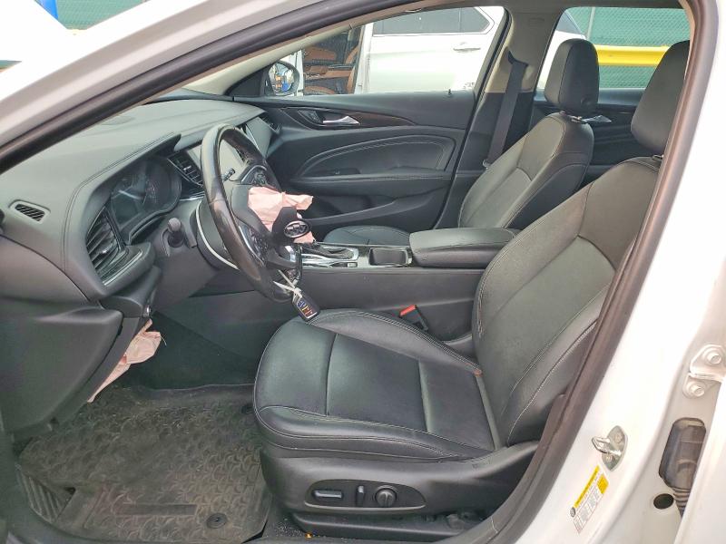 62933056 :رقم المزاد ، W04GV8SX9J1151496 vin ، 2018 Buick Regal Tourx مزاد بيع