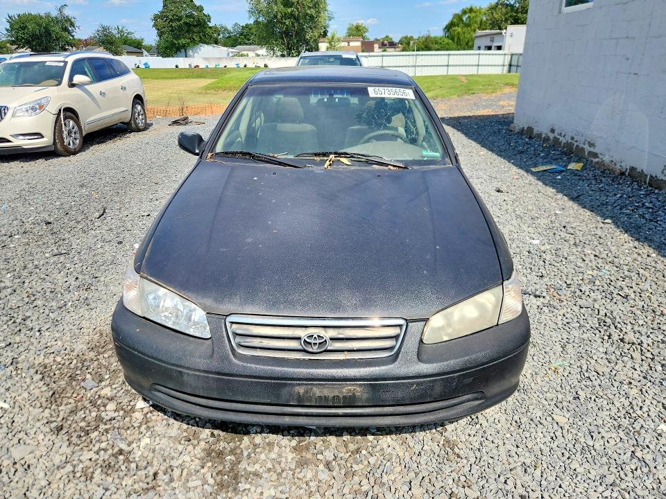 65735656 :رقم المزاد ، 4T1BG22K7YU971866 vin ، 2000 Toyota Camry مزاد بيع