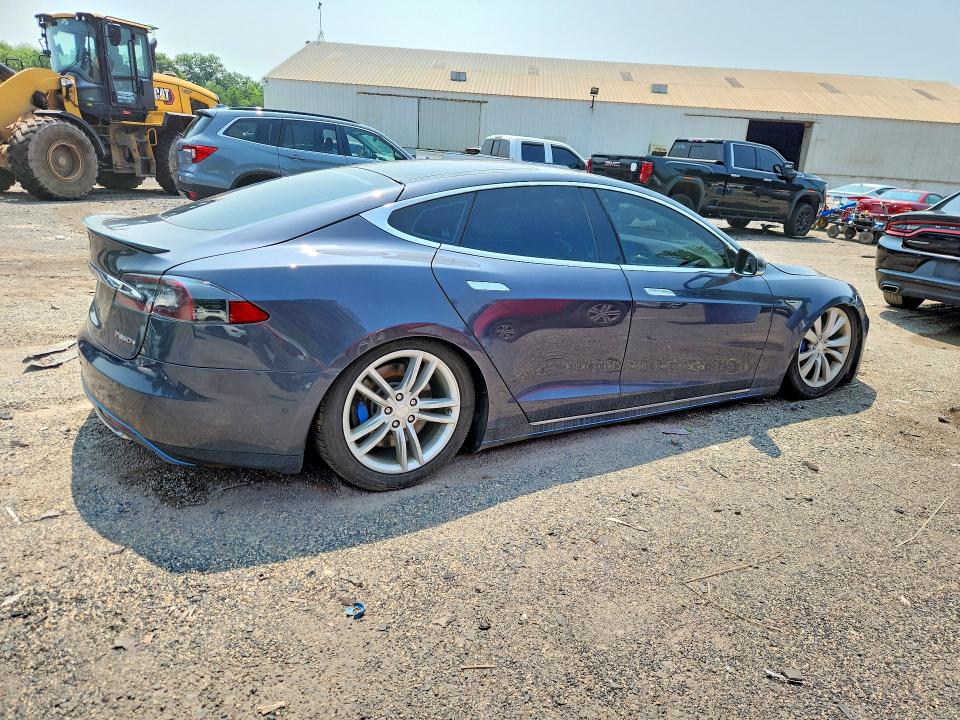Продаж на аукціоні авто 2015 Tesla Model S, vin: 5YJSA1H25FFP74031, номер лоту: 64041426
