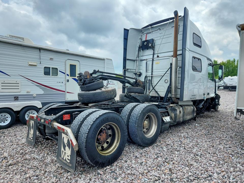 61218786 :رقم المزاد ، 4V4NC9EH4JN887143 vin ، 2018 Volvo Vn مزاد بيع