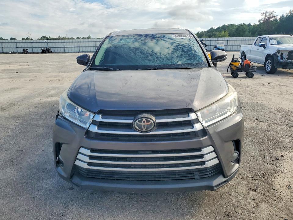 63860026 :رقم المزاد ، 5TDBZRFH7HS416118 vin ، 2017 Toyota Highlander مزاد بيع