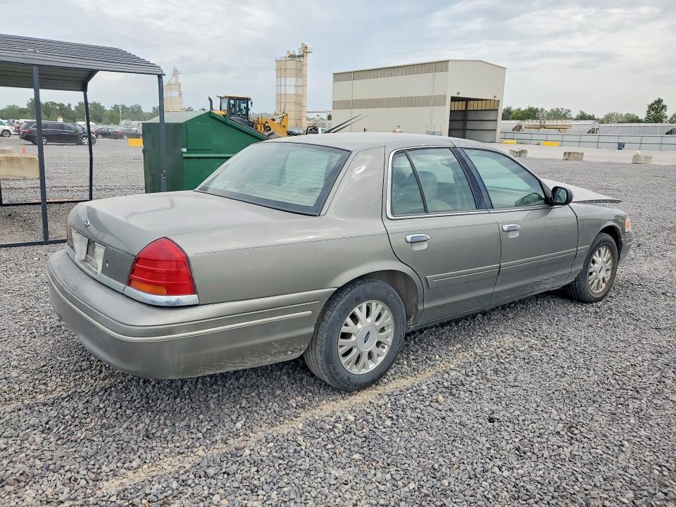 65216366 :رقم المزاد ، 2FAFP74W43X130761 vin ، 2003 Ford Crown Victoria مزاد بيع