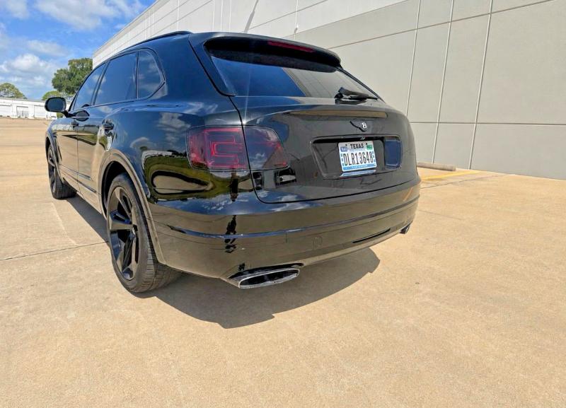 67519416 :رقم المزاد ، SJAAC2ZV8HC014584 vin ، 2017 Bentley Bentayga مزاد بيع