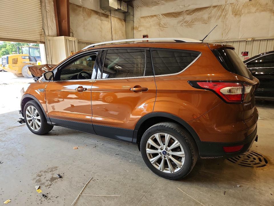 2017 Ford Escape მანქანა იყიდება აუქციონზე, vin: 1FMCU9J98HUE31740, აუქციონის ნომერი: 66004896