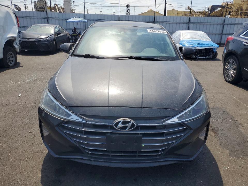 64817516 :رقم المزاد ، 5NPD74LF5LH555716 vin ، 2020 Hyundai Elantra مزاد بيع