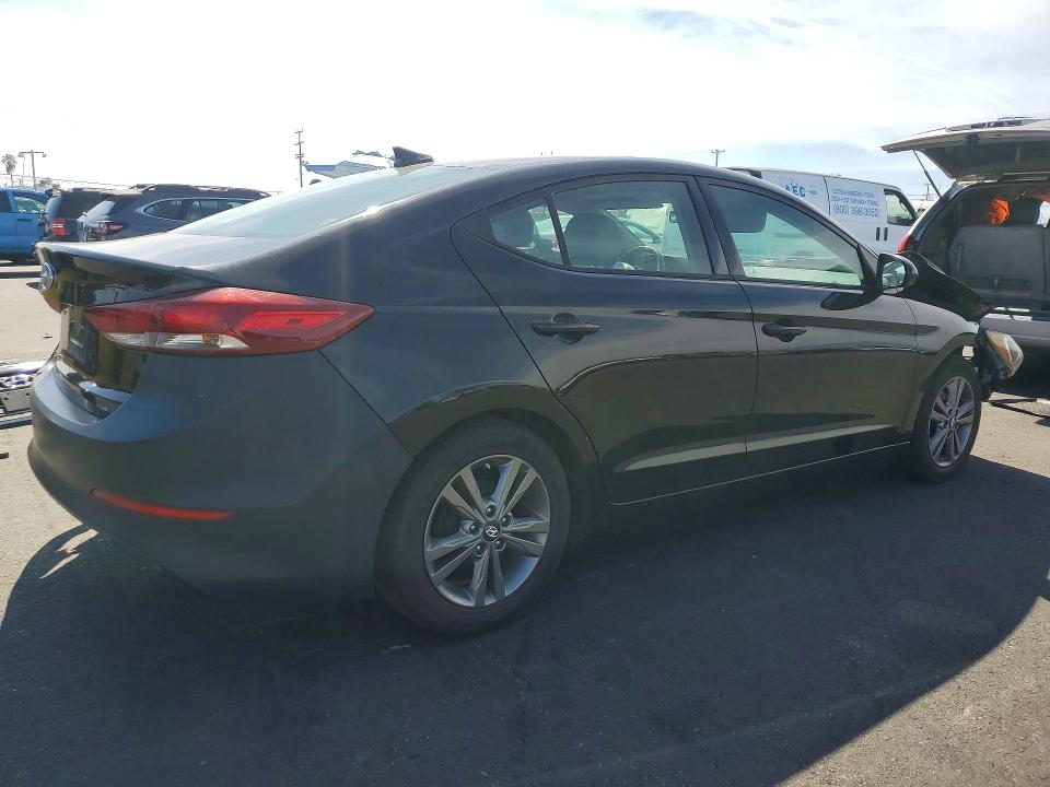 2017 Hyundai Elantra მანქანა იყიდება აუქციონზე, vin: 5NPD84LF8HH114313, აუქციონის ნომერი: 66127696