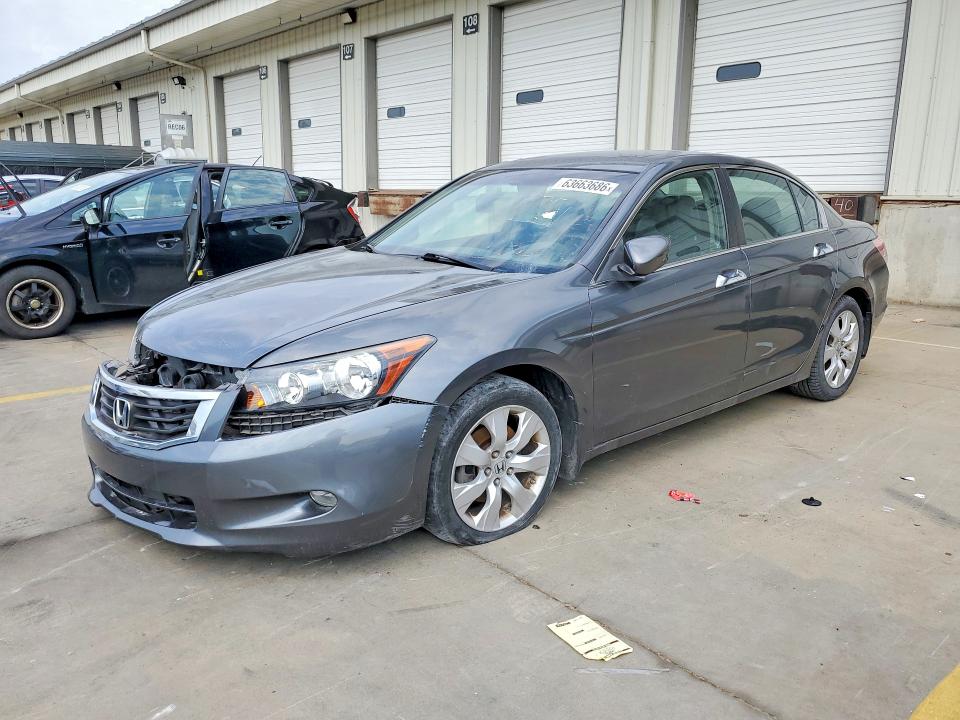 Auction sale of the 2008 Honda Accord, vin: 1HGCP36818A017727, lot number: 63663686