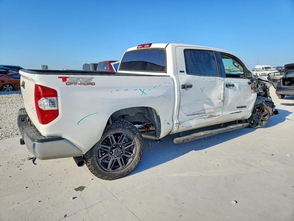 Aukcja sprzedaży 2019 Toyota Tundra, vin: 5TFDW5F10KX863033, numer aukcji: 64642036