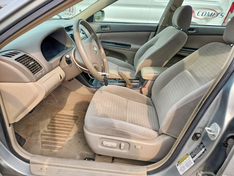 64794786 :رقم المزاد ، 4T1BE32K65U525845 vin ، 2005 Toyota Camry مزاد بيع