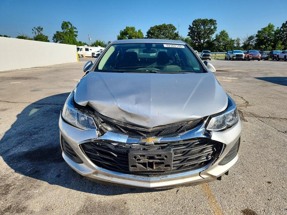 62302146 :رقم المزاد ، 1G1BC5SM5K7105987 vin ، 2019 Chevrolet Cruze مزاد بيع