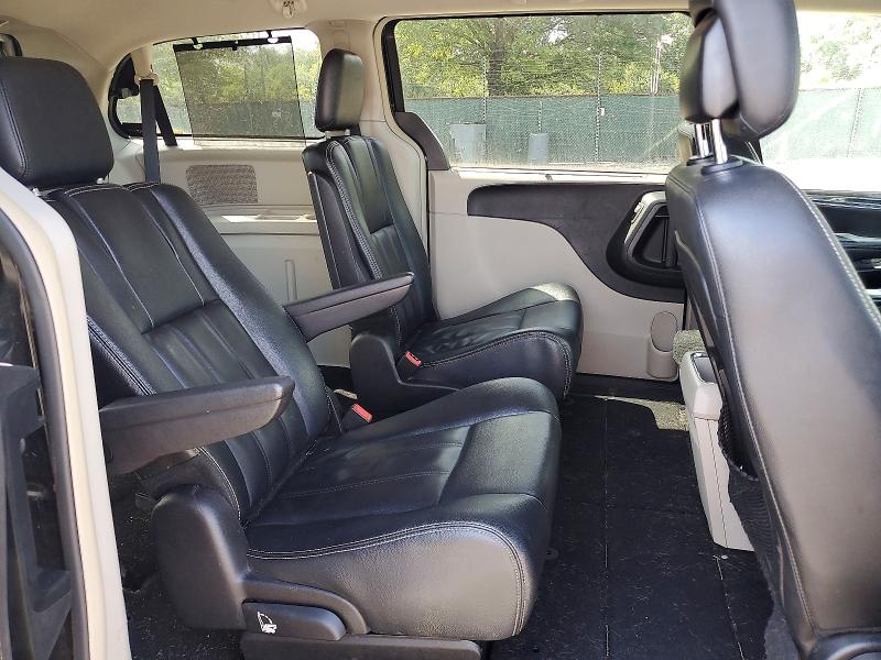 65529826 :رقم المزاد ، 2C4RC1BG5GR247996 vin ، 2016 Chrysler Town & Country مزاد بيع