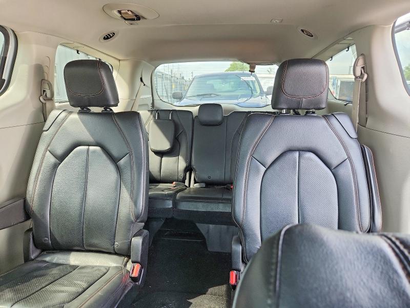 65012776 :رقم المزاد ، 2C4RC1BG8JR321077 vin ، 2018 Chrysler Pacifica مزاد بيع