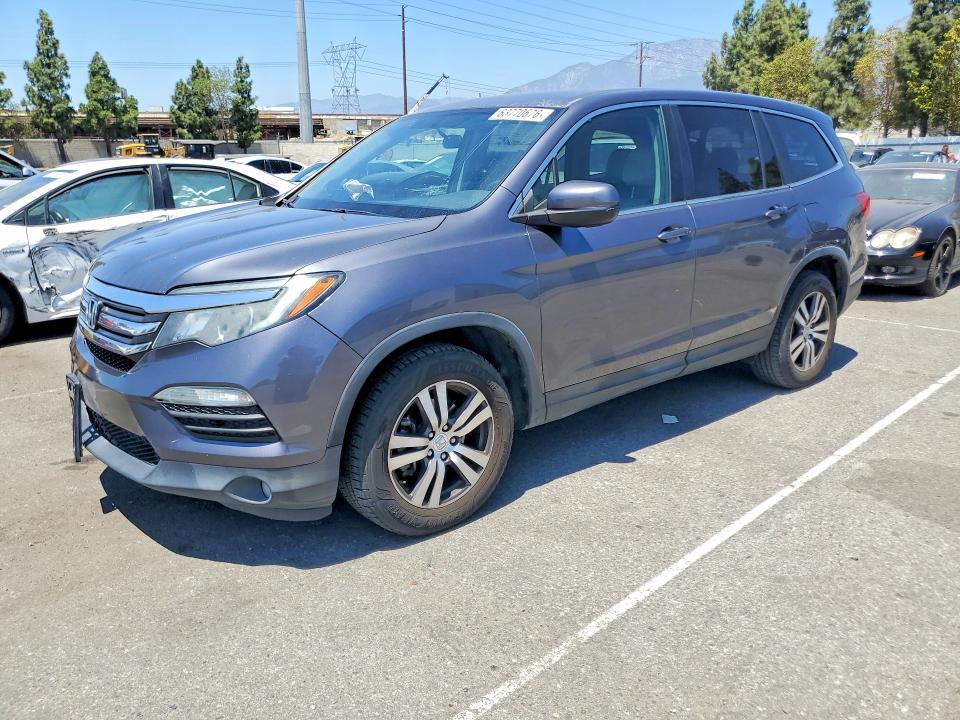 63770676 :رقم المزاد ، 5FNYF5H33HB014632 vin ، 2017 Honda Pilot مزاد بيع
