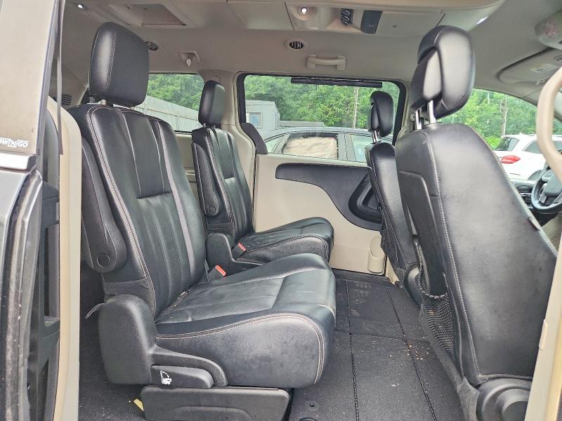 63235796 :رقم المزاد ، 2C4RC1BG1DR682591 vin ، 2013 Chrysler Town & Country مزاد بيع