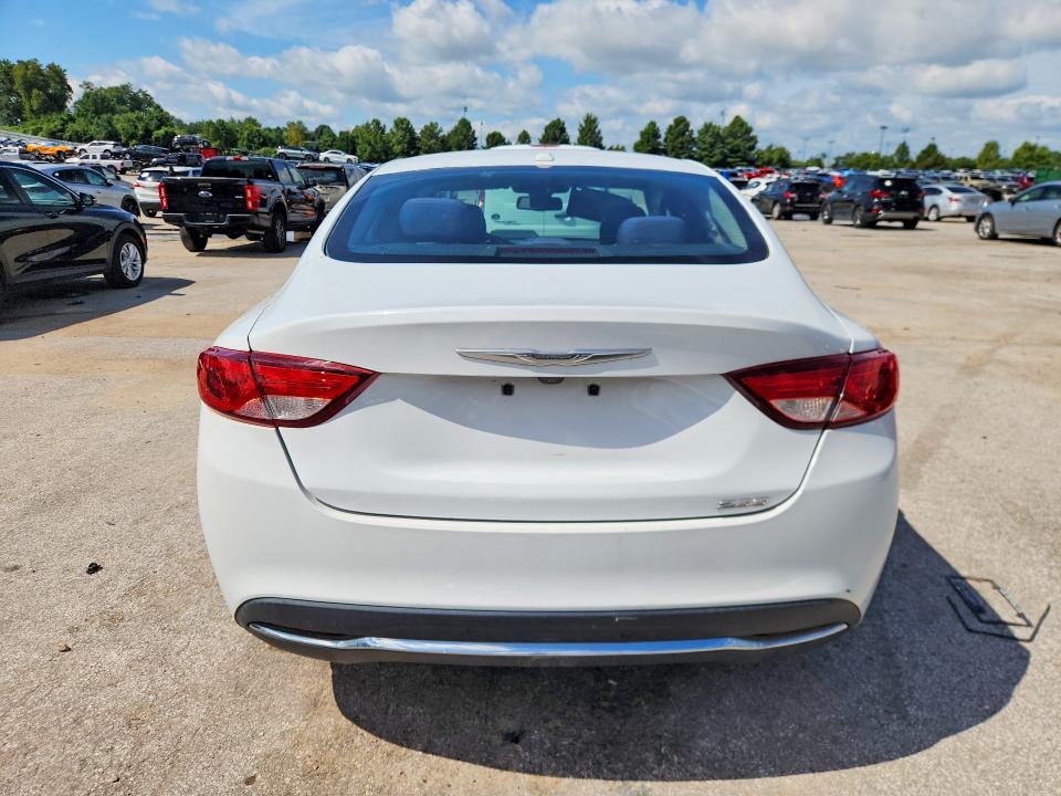 64982096 :رقم المزاد ، 1C3CCCAB9FN720838 vin ، 2015 Chrysler 200 مزاد بيع