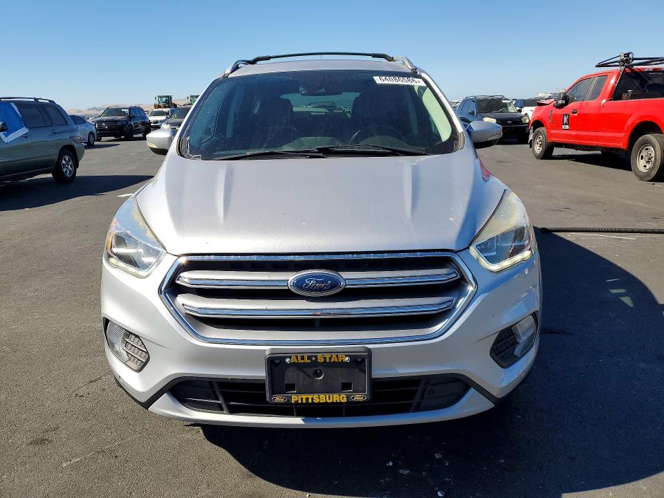 Продаж на аукціоні авто 2017 Ford Escape, vin: 1FMCU0J9XHUE26177, номер лоту: 64086586