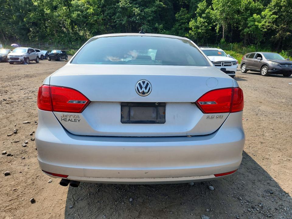 64699666 :رقم المزاد ، 3VWDZ7AJ1BM346692 vin ، 2011 Volkswagen Jetta مزاد بيع