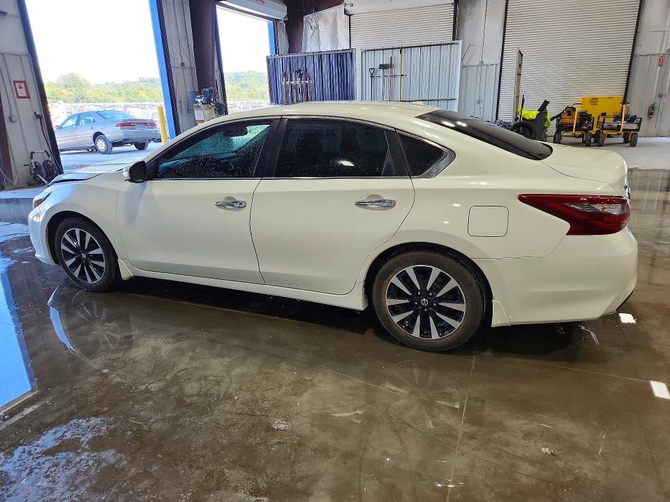Продажа на аукционе авто 2018 Nissan Altima, vin: 1N4AL3AP8JC211347, номер лота: 66609726